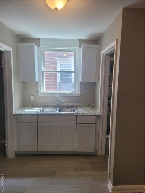 15461 Marlowe St, Detroit, MI, 48227-2954 | Card Image