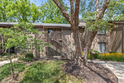 101 Lookout Ridge Dr, Columbus, IN, 47201-8937 | Card Image