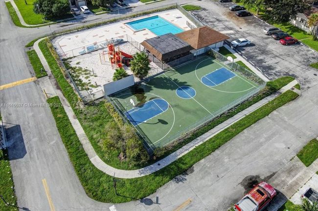 0 - 9780 W Daffodil Ln, Home with 3 bedrooms, 2 bathrooms and null parking in Miramar FL | Image 59