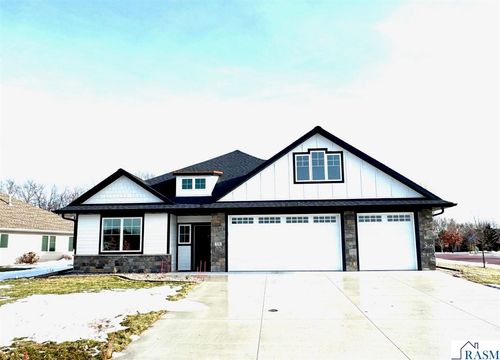 328 Dancing Waters Circle, Mankato, MN, 56001 | Card Image