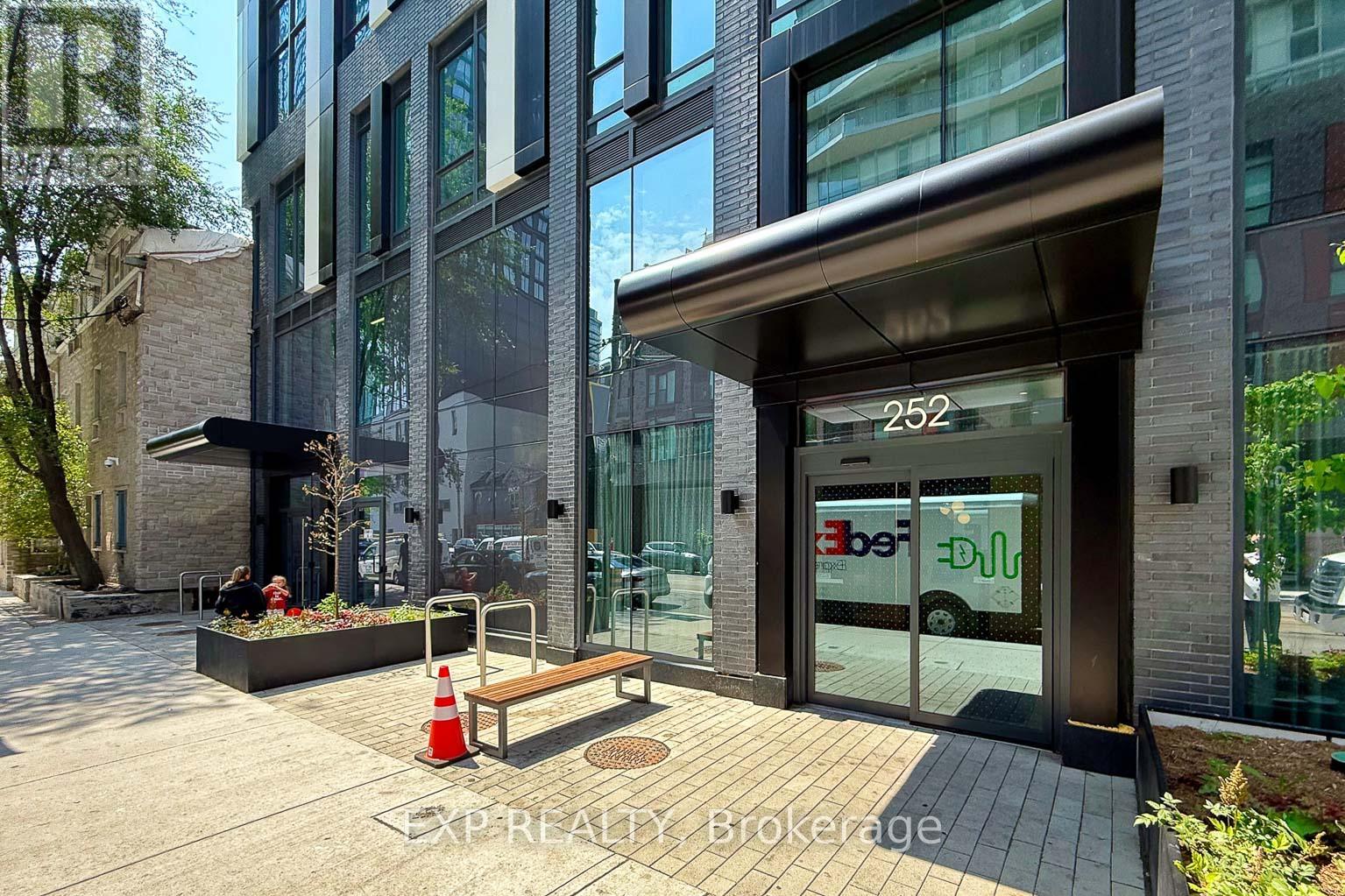 Residential in Toronto (Church-Yonge Corridor) 2