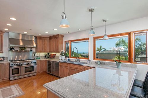 830 Highland Dr, Solana Beach, CA, 92075 | Card Image