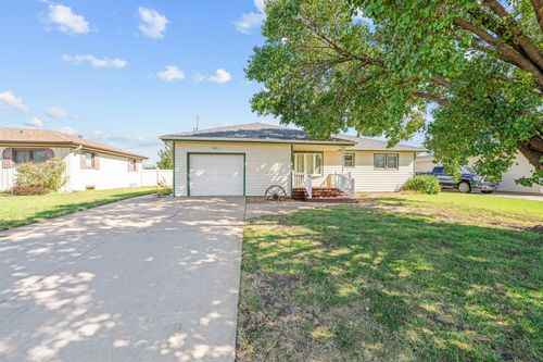 2211 S Ohio St, Salina, KS, 67401-6810 | Card Image