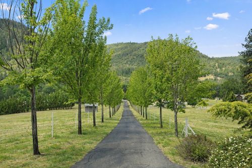 925 Galls Creek Rd, Gold Hill, OR, 97525-9803 | Card Image