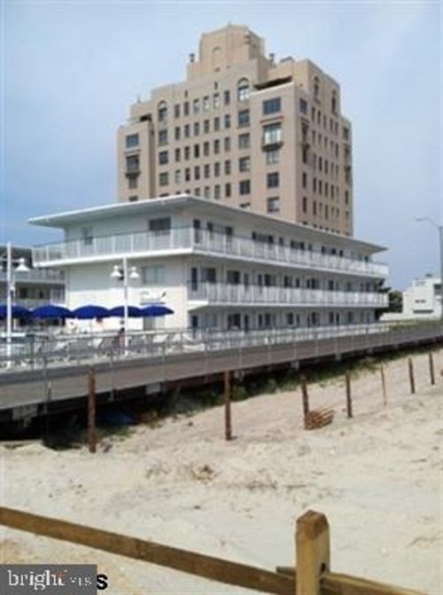 306-111 S Dudley Ave, Ventnor City, NJ, 08406 | Card Image