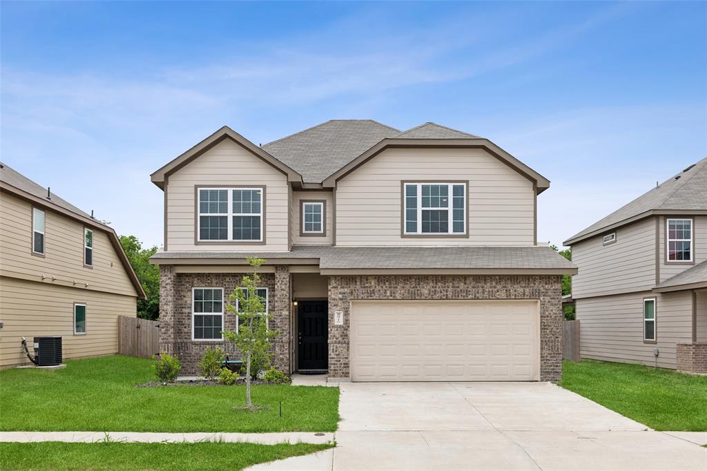Flora Dr, Fort Worth, TX 76123