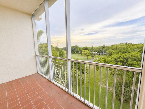 501-3600 Oaks Clubhouse Dr, Pompano Beach, FL, 33069-3697 | Card Image