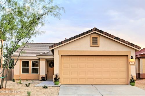 727 W Buffalo Grass Dr, Oro Valley, AZ, 85755-1792 | Card Image