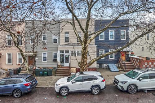 73-51 70th St, Glendale, NY, 11385-7117 | Card Image
