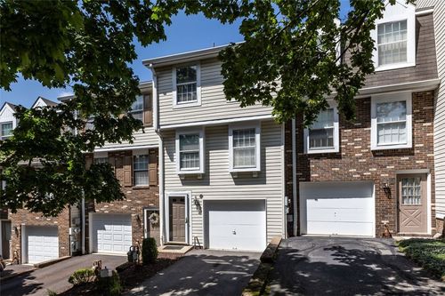 115 Saxonwald, Castle Shannon, PA, 15234 | Card Image