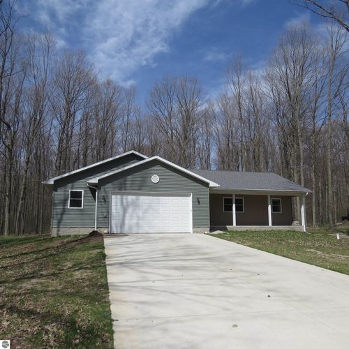 4326 Antioch Dr, Mesick, MI, 49668-9798 | Card Image