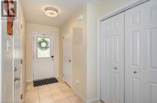 130 Upper Mercer St, Kitchener, ON, N2A4N2 | Card Image