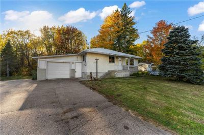 19 Labine Cres, House other with 2 bedrooms, 1 bathrooms and 4 parking in Petawawa ON | Image 3