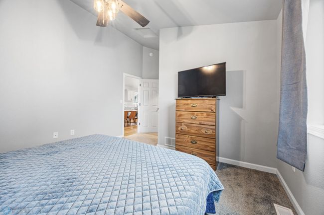 Master Bedroom | Image 12