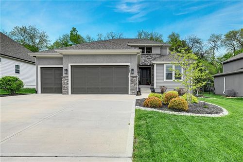 9149 Green Rd, Lenexa, KS, 66227 | Card Image