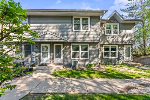 1821 Paramount Dr, Waukesha, WI, 53186-3947 | Card Image