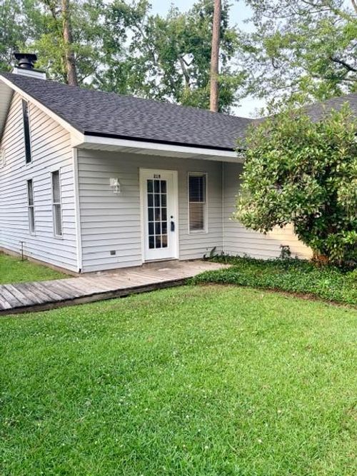 219 Beech St, Covington, LA, 70433-6216 | Card Image