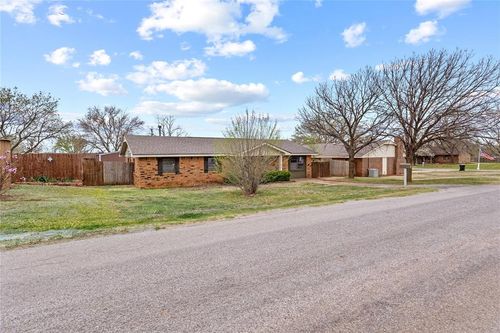 1316 D Street, Arapaho, OK, 73620 | Card Image