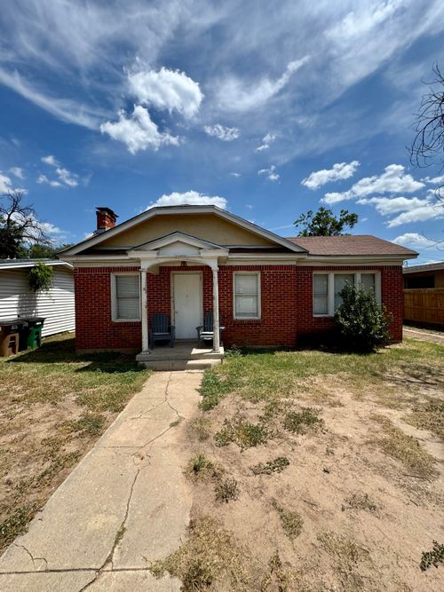 2233 Chestnut St, San Angelo, TX, 76901-2415 | Card Image