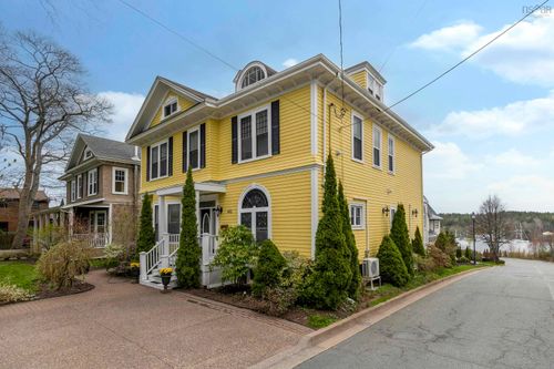 602 Francklyn St, Halifax, NS, B3H3B4 | Card Image