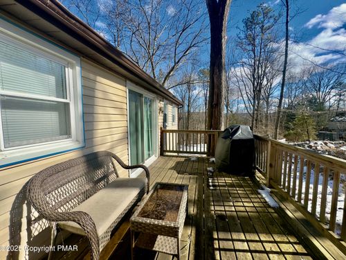 3567 Acorn Cir, East Stroudsburg, PA, 18302-7840 | Card Image