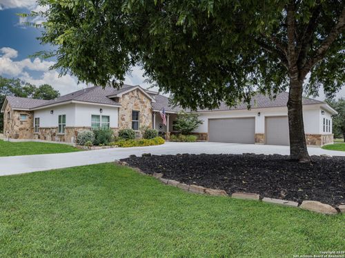 811 Long Mdw, Spring Branch, TX, 78070-5957 | Card Image