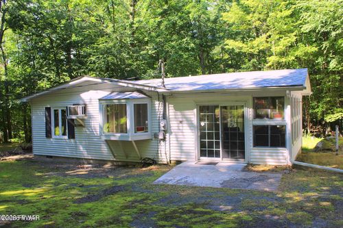 102 Redstart Ct, Hawley, PA, 18428-7786 | Card Image