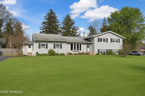 47 Willow Rd, Tinton Falls, NJ, 07724-3135 | Card Image