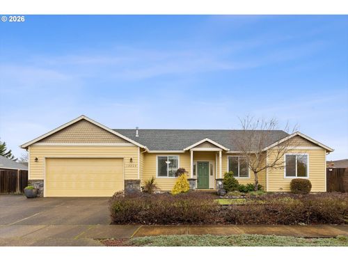 13204 Gaffney Ln, Oregon City, OR, 97045-6789 | Card Image