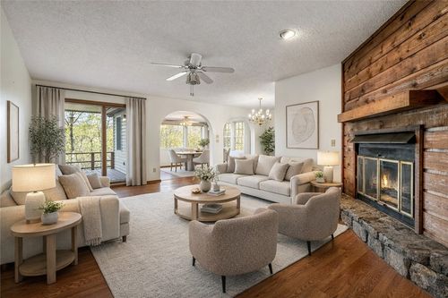 40 Lonsdale Dr, Bella Vista, AR, 72715-5005 | Card Image