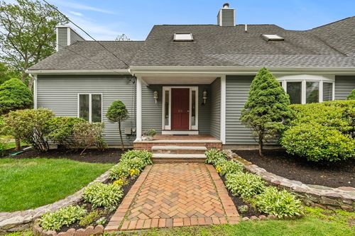 26 Emery Ct, Stoneham, MA, 02180-1947 | Card Image