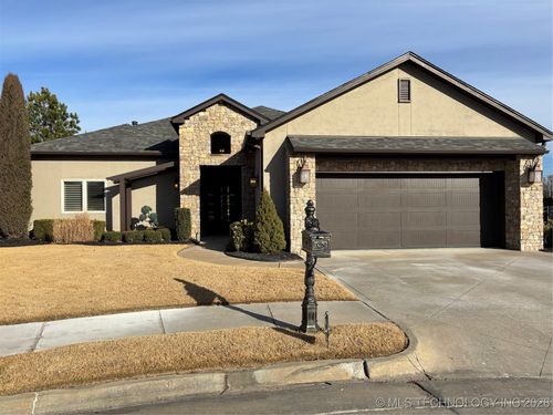 8402 S Nogales Ave W, Tulsa, OK, 74132-5500 | Card Image