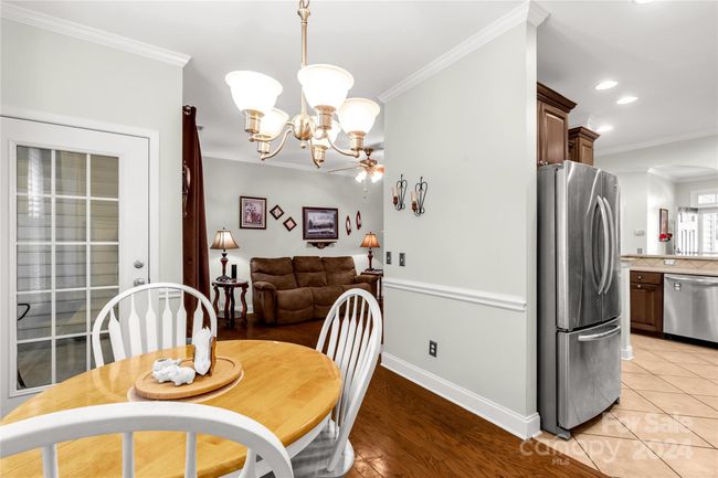 Eat in kitchen dining area | Image 8