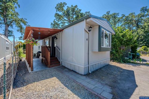 4-1065 Pacific Hwy, Woodburn, OR, 97071 | Card Image