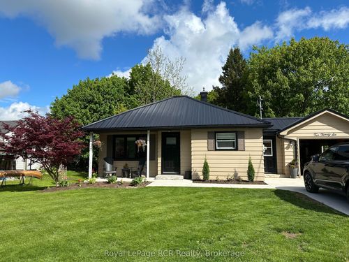 226 Birmingham St W, Mount Forest, ON, N0G2L1 | Card Image