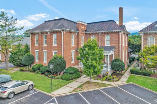 125 Academy St, Salem, VA, 24153-3774 | Card Image