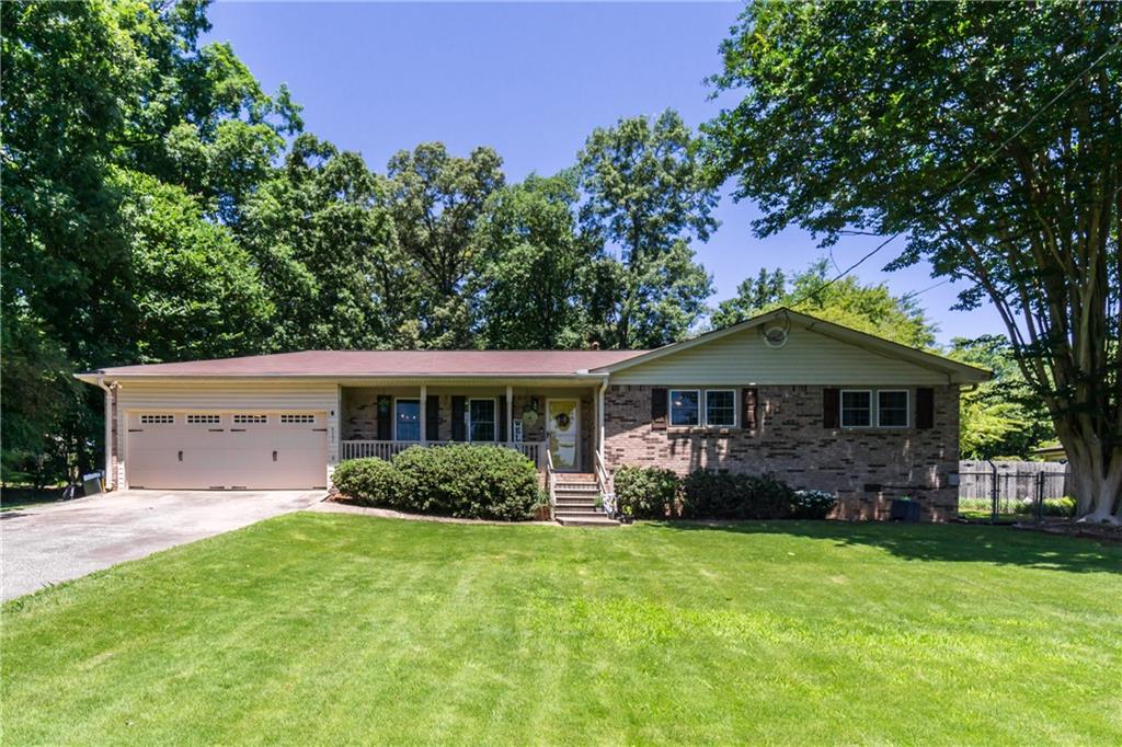 Gunter Cir, Lawrenceville, GA 30043