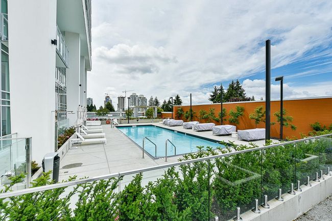 1304 - 652 Whiting Way, Condo with 2 bedrooms, 2 bathrooms and 2 parking in Coquitlam BC | Image 32