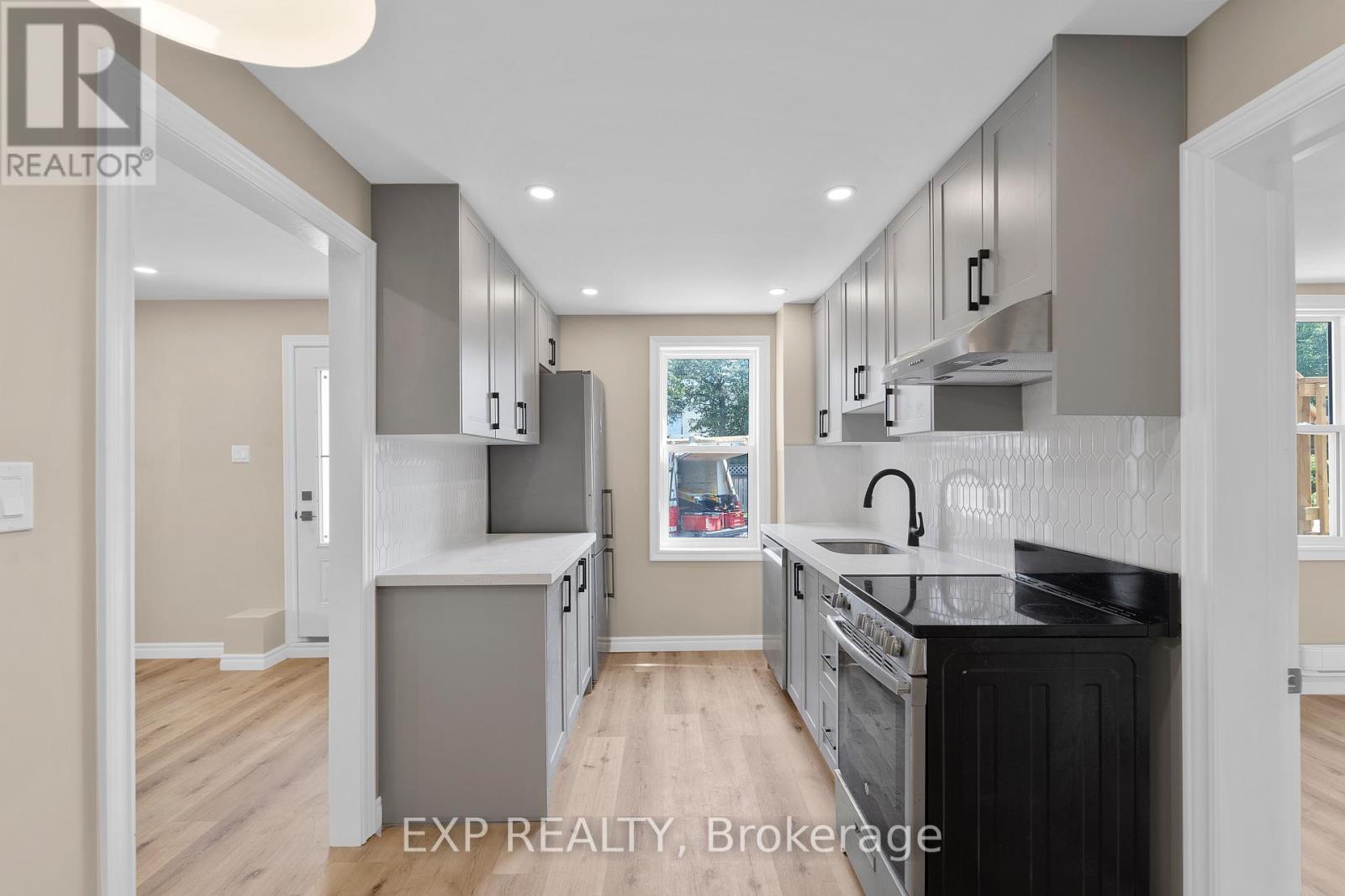 Residential Lease in Brighton 5
