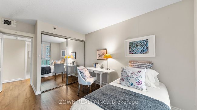 711 - 38 Elm St, Condo with 2 bedrooms, 2 bathrooms and null parking in Toronto ON | Image 35
