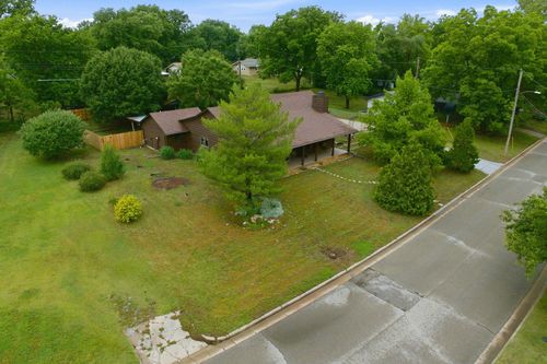 827 N Foulk Dr, Belle Plaine, KS, 67013 | Card Image