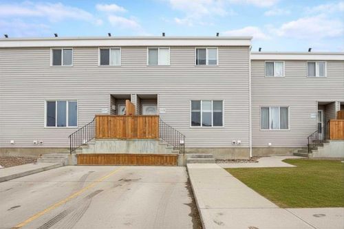 14-711 Beacon Hill Dr, Fort Mcmurray, AB, T9H3R5 | Card Image