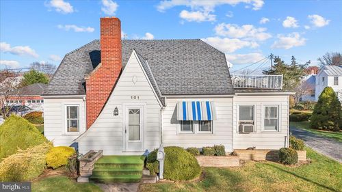 101 Burr St, MOOREFIELD, WV, 26836-1209 | Card Image