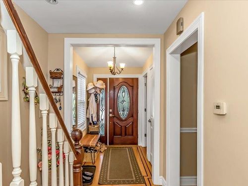 104 Sheridan Ave, Williston Park, NY, 11596-2312 | Card Image