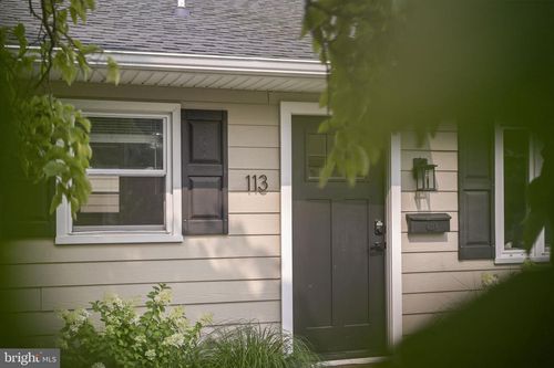 113 Manor Rd, PAOLI, PA, 19301-1810 | Card Image