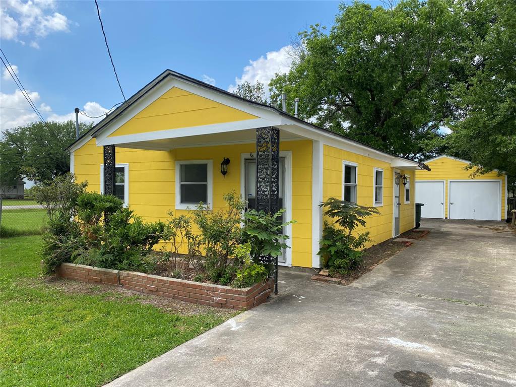Willow Ave, Port Arthur, TX 77640