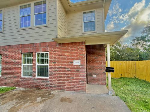 apt-a-4748 Clover St, Houston, TX, 77033-4047 | Card Image