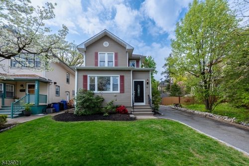 166 Valley Rd, Montclair, NJ, 07042-2323 | Card Image