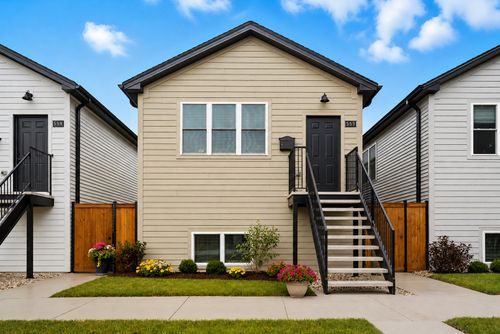 555 N Springfield Ave, Chicago, IL, 60624-1114 | Card Image