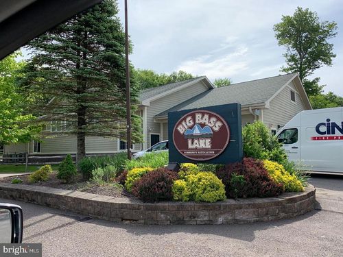 287 Packanack Dr, Gouldsboro, PA, 18424-9223 | Card Image